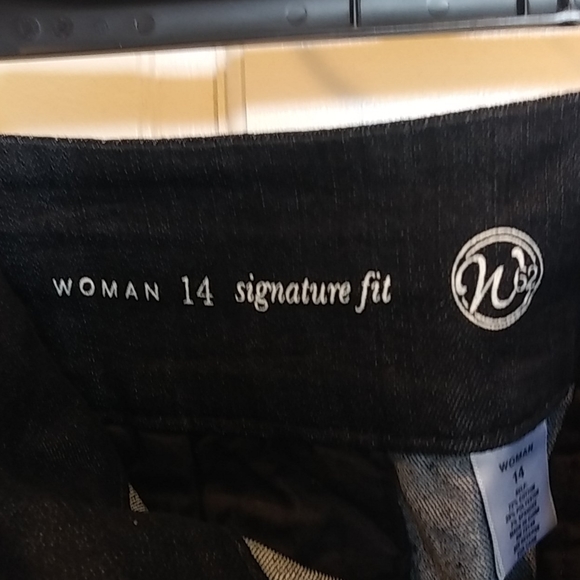 Size 14 W Women's Dark Blue Jeans Skirt, with buttons - Picture 4 of 6